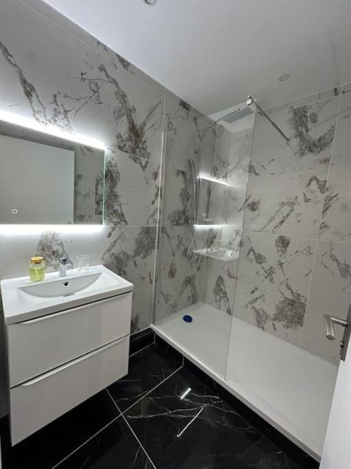 L Appartement Des Parcs Nantais Saint-Herblain Exterior foto